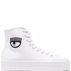 Кеды с нашивками Кеды с нашивками