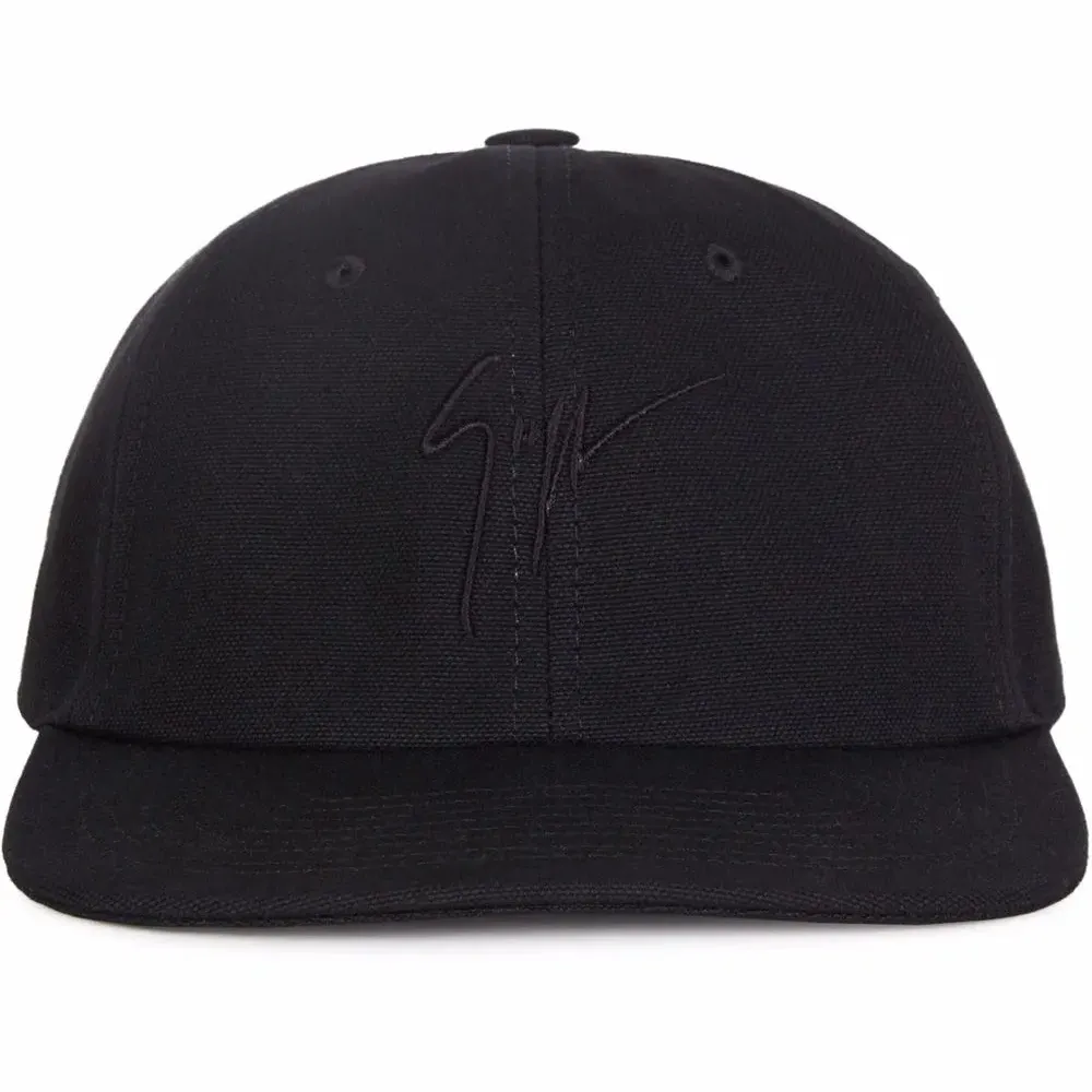 Бейсболка с вышитым логотипом