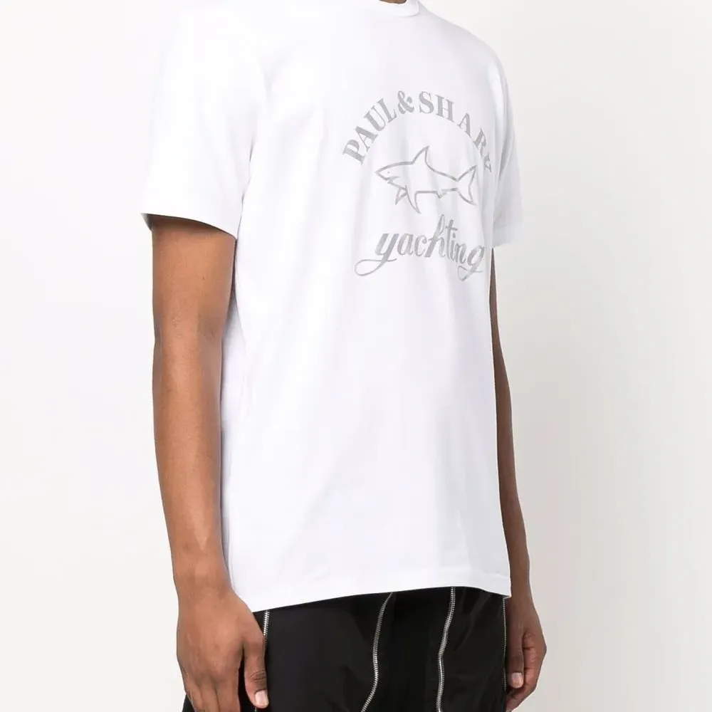 Футболка с логотипом