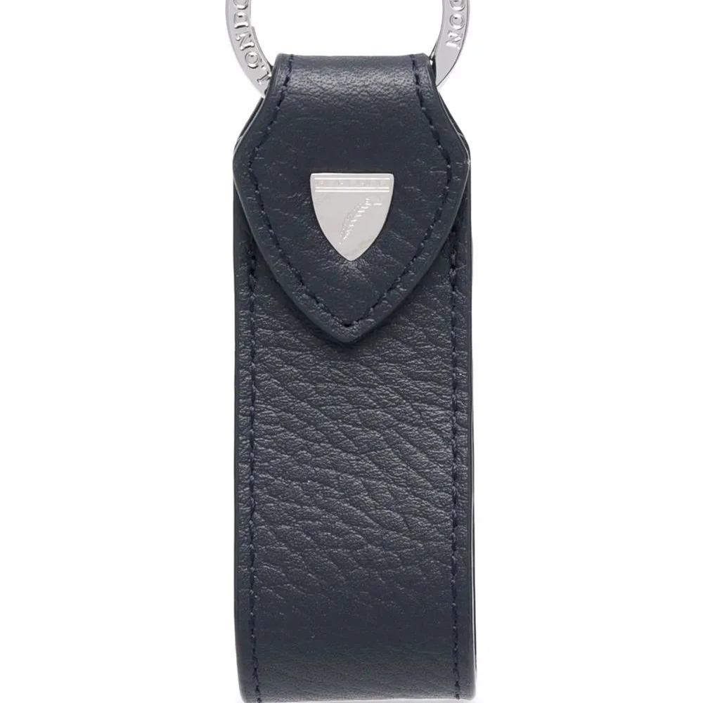 Брелок из зернистой кожи