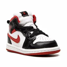 Кроссовки Jordan 1 Mid