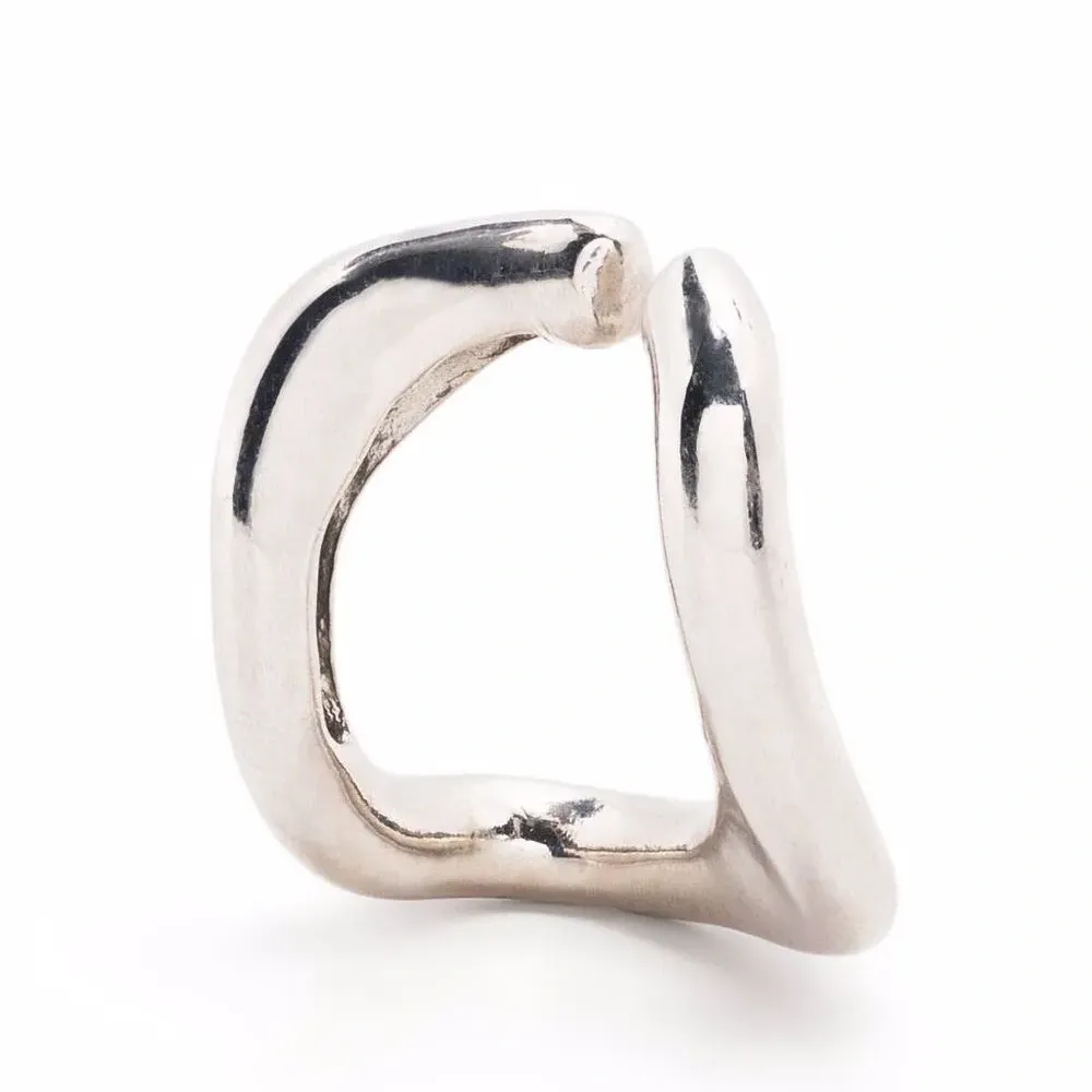 Большая серьга-кафф из переработанного серебра