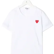 Футболка с нашивкой