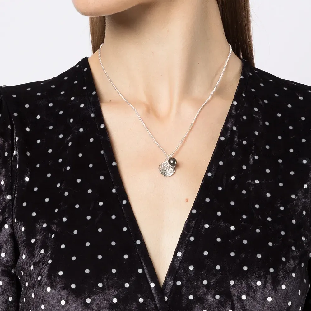 Колье с подвеской