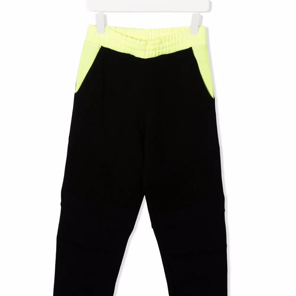 Спортивные брюки в стиле колор-блок