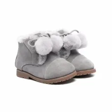 Ботинки с помпонами