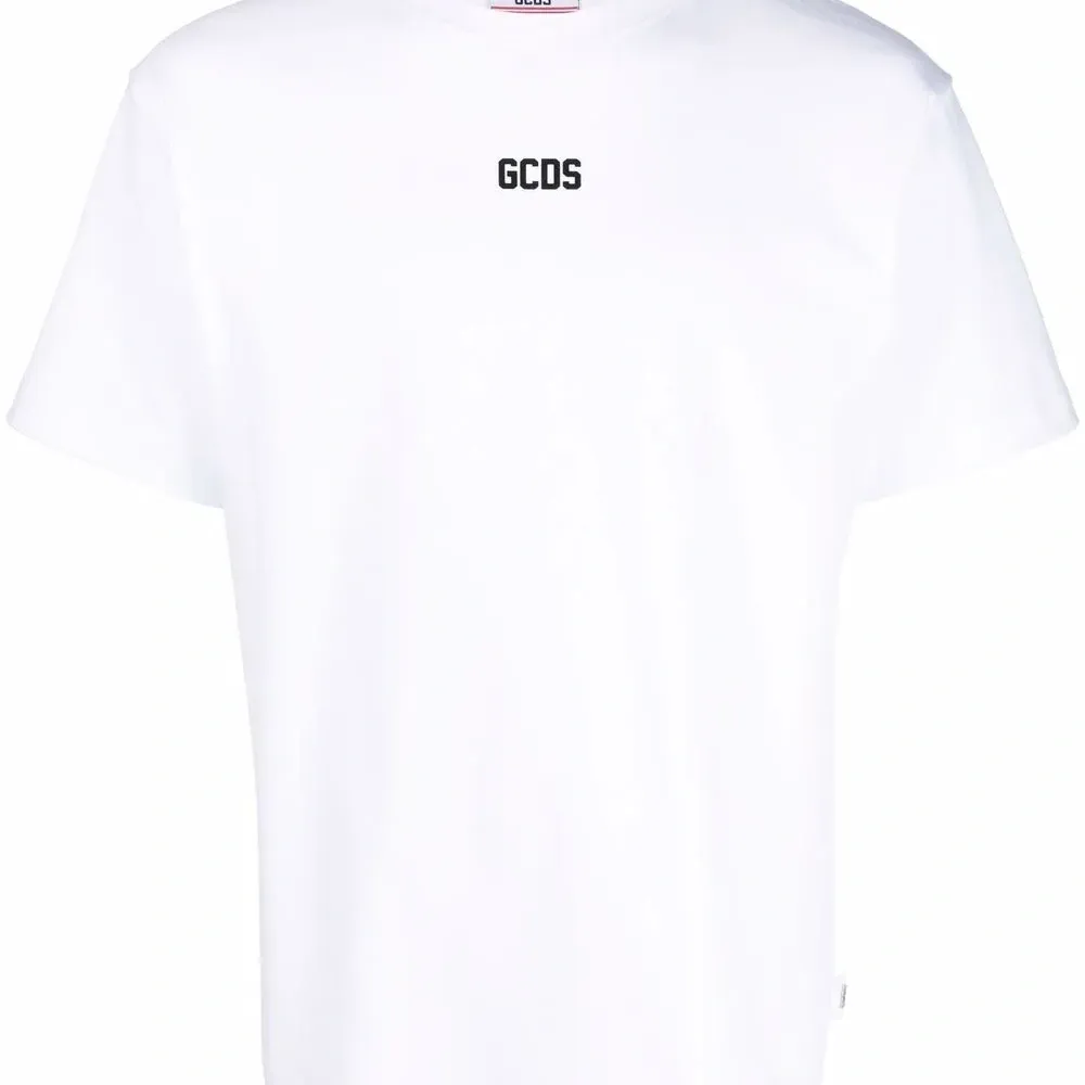 Футболка с логотипом