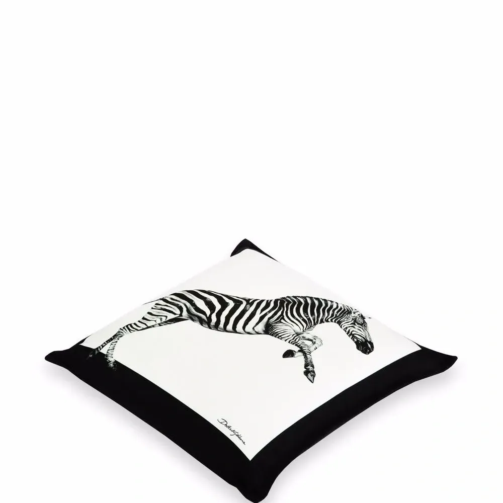 Маленькая подушка с принтом