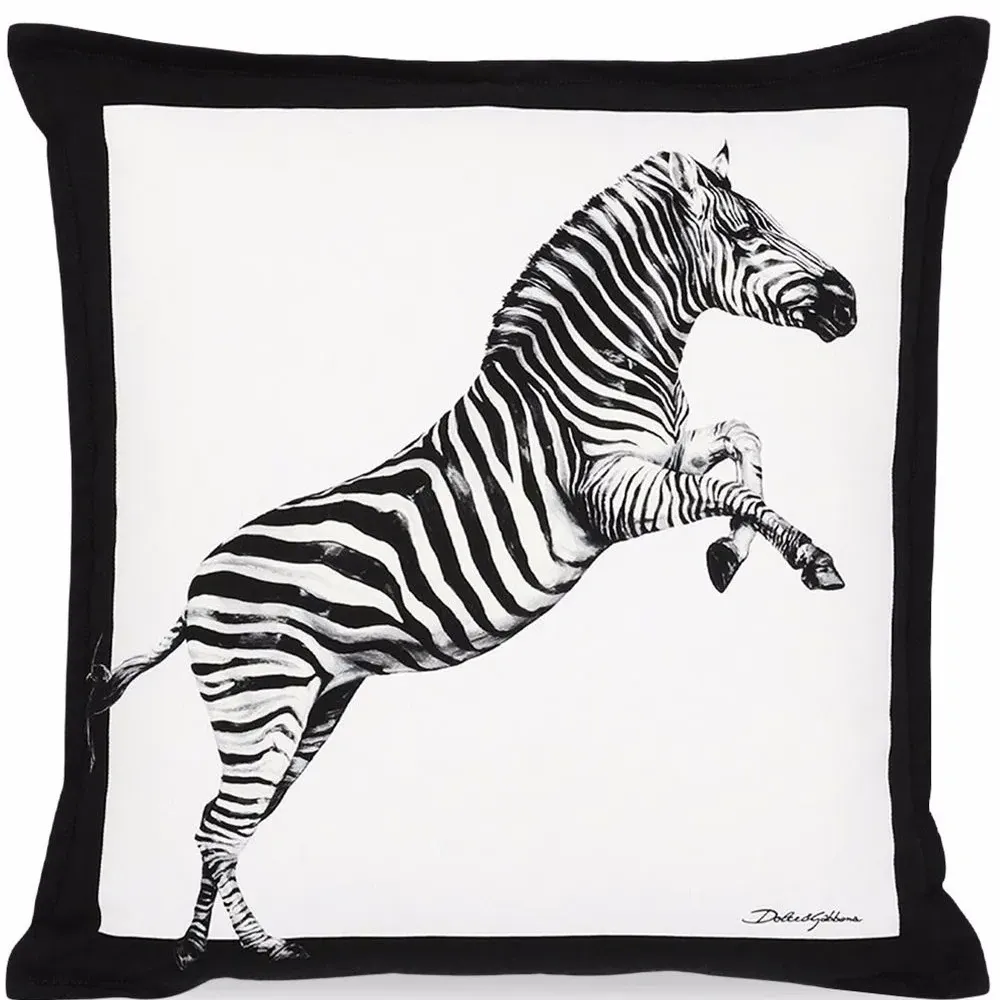 Маленькая подушка с принтом