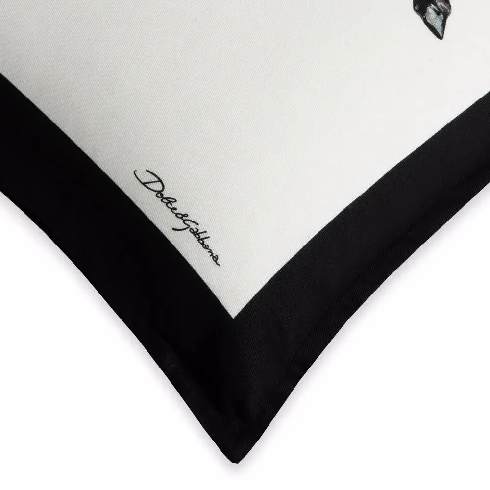 Маленькая подушка с принтом