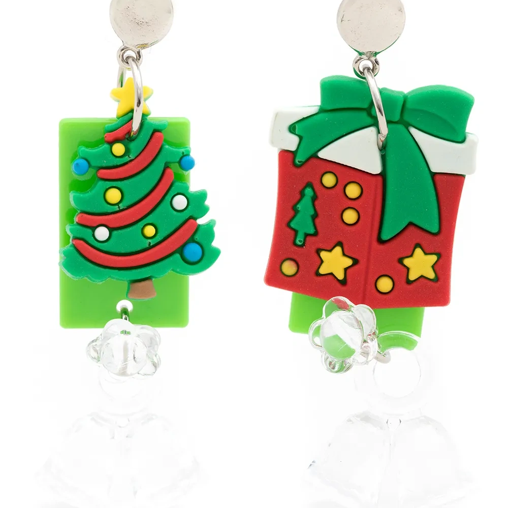 Непарные серьги с новогодним дизайном