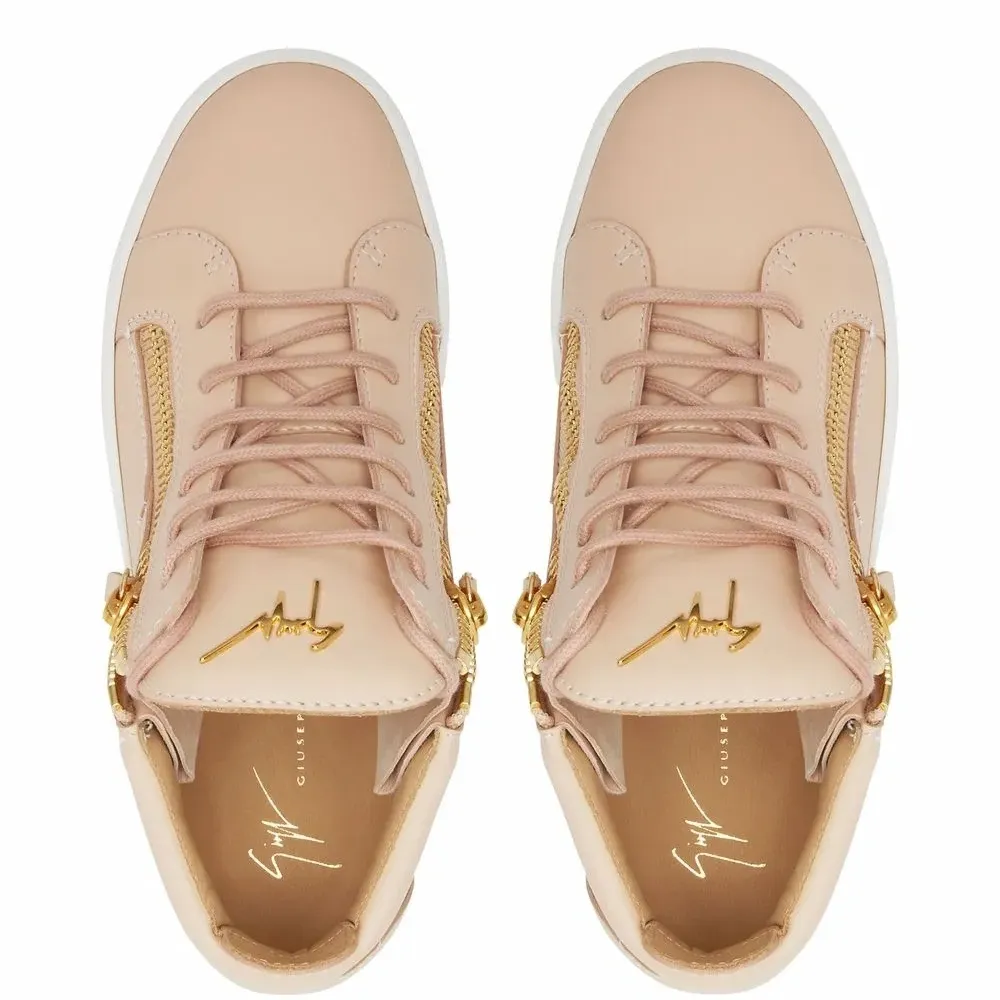 Кроссовки Kriss с вырезами