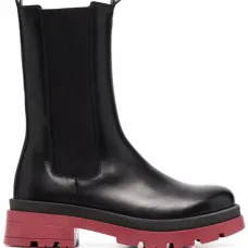 Ботинки на массивной подошве