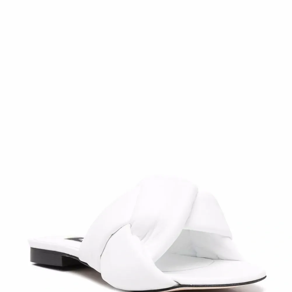 Сандалии с плетеными ремешками