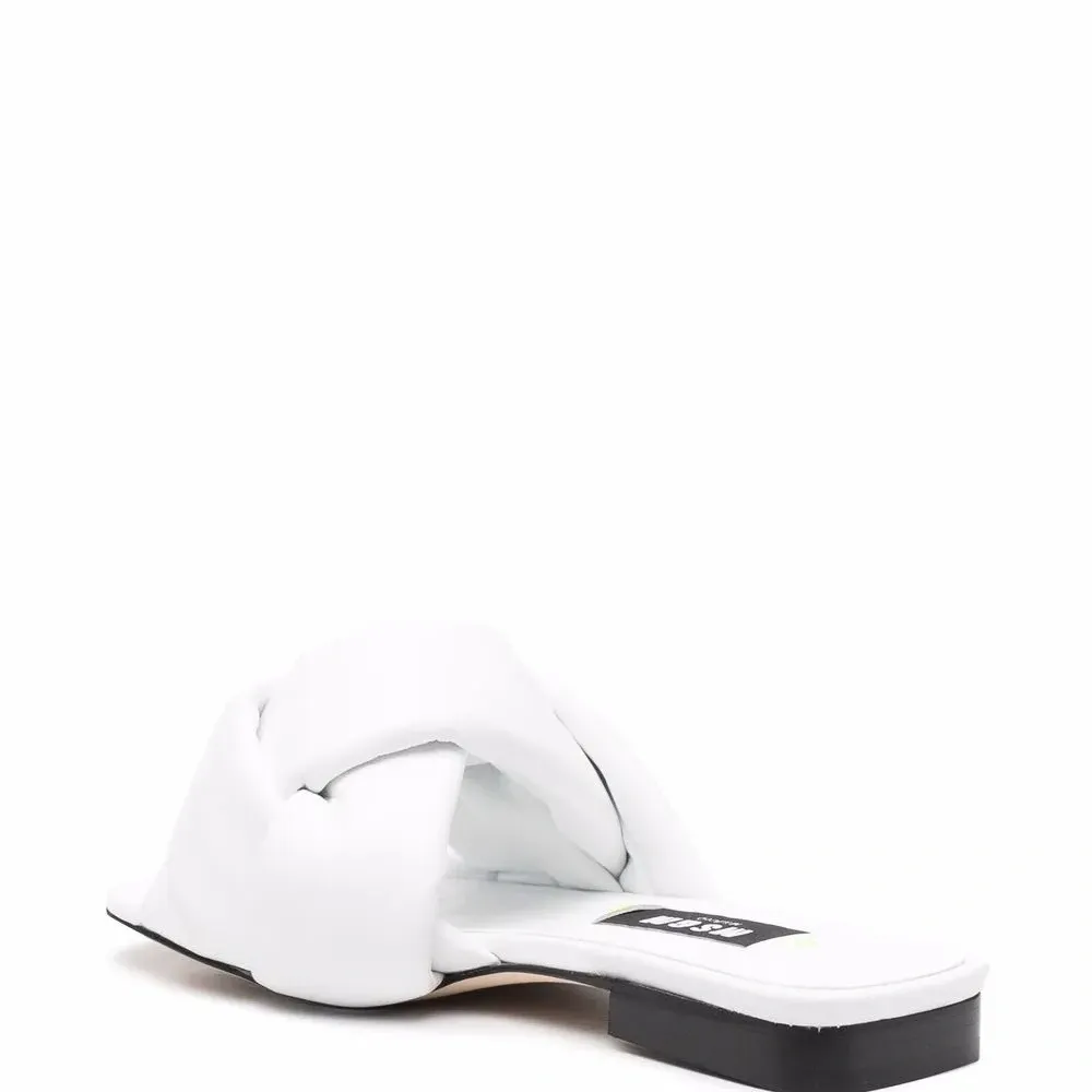 Сандалии с плетеными ремешками