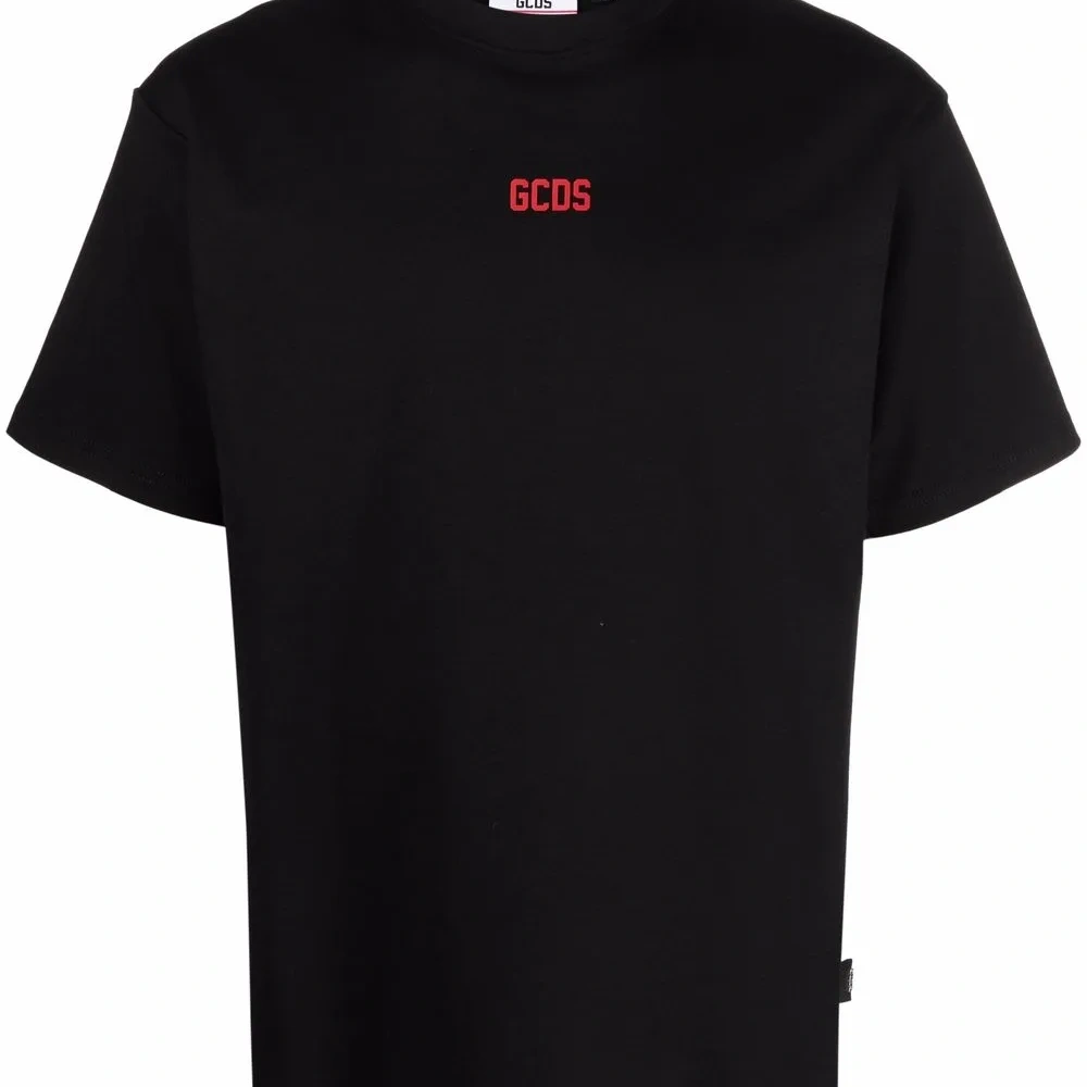 Футболка с логотипом