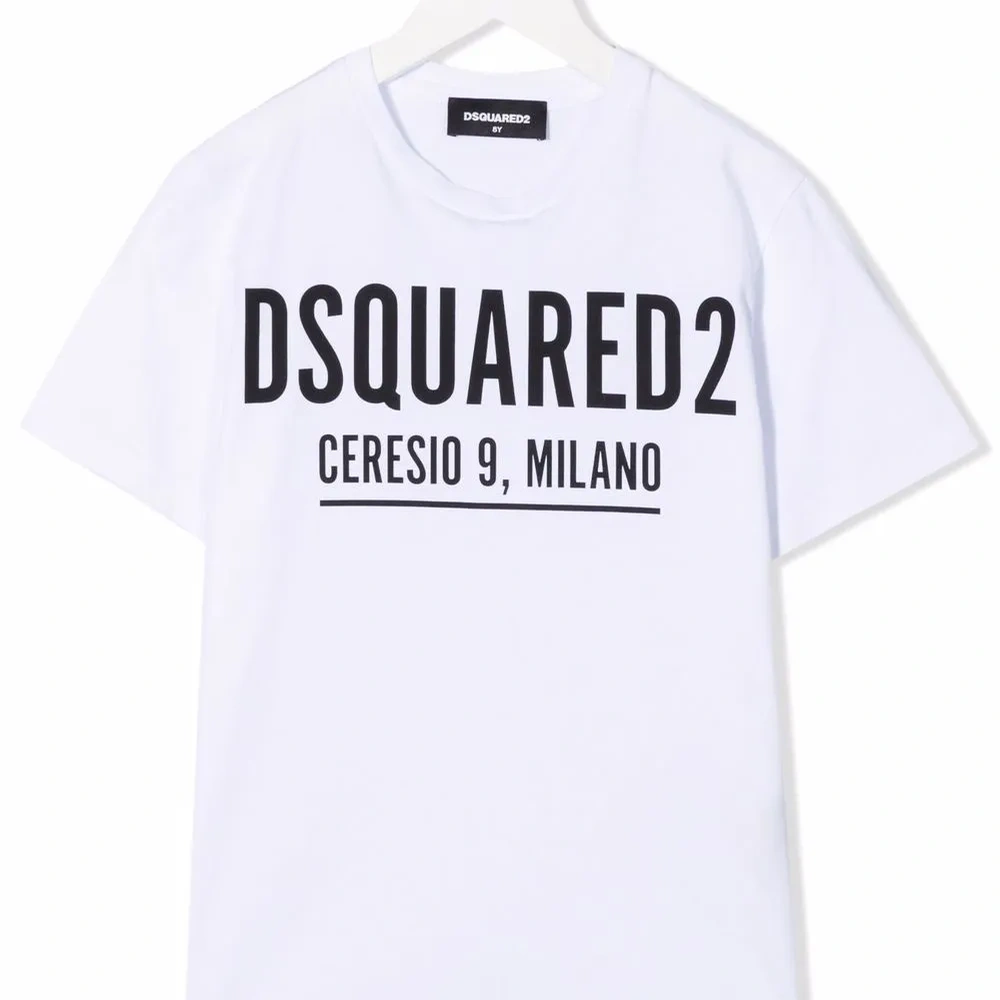 Футболка с логотипом