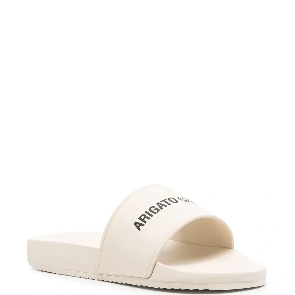 Шлепанцы с логотипом