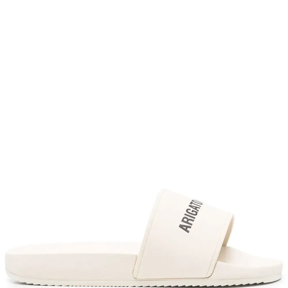 Шлепанцы с логотипом