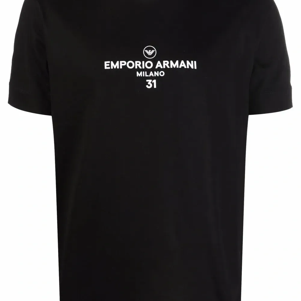 Футболка с логотипом