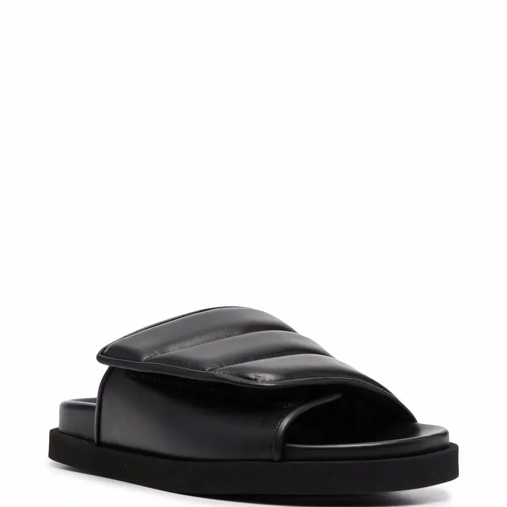 Шлепанцы с дутыми ремешками