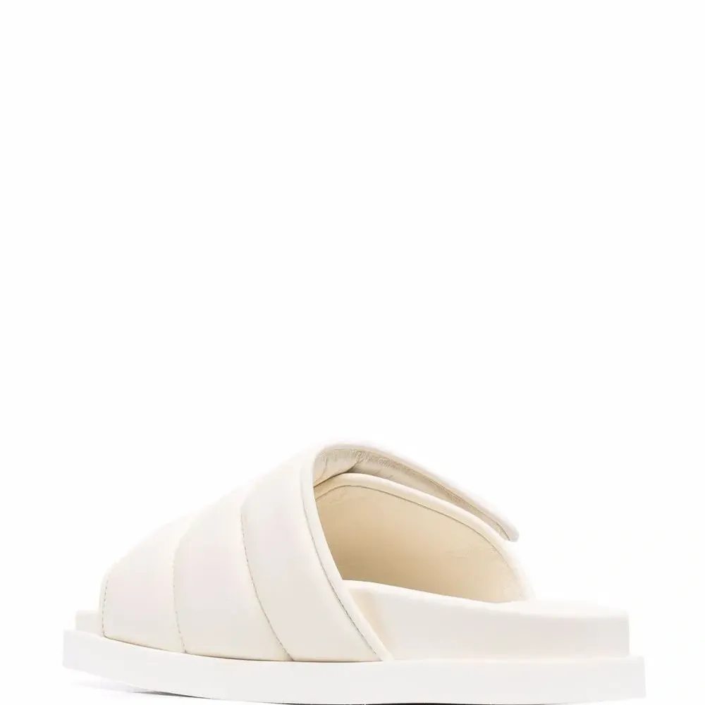 Шлепанцы с дутыми ремешками