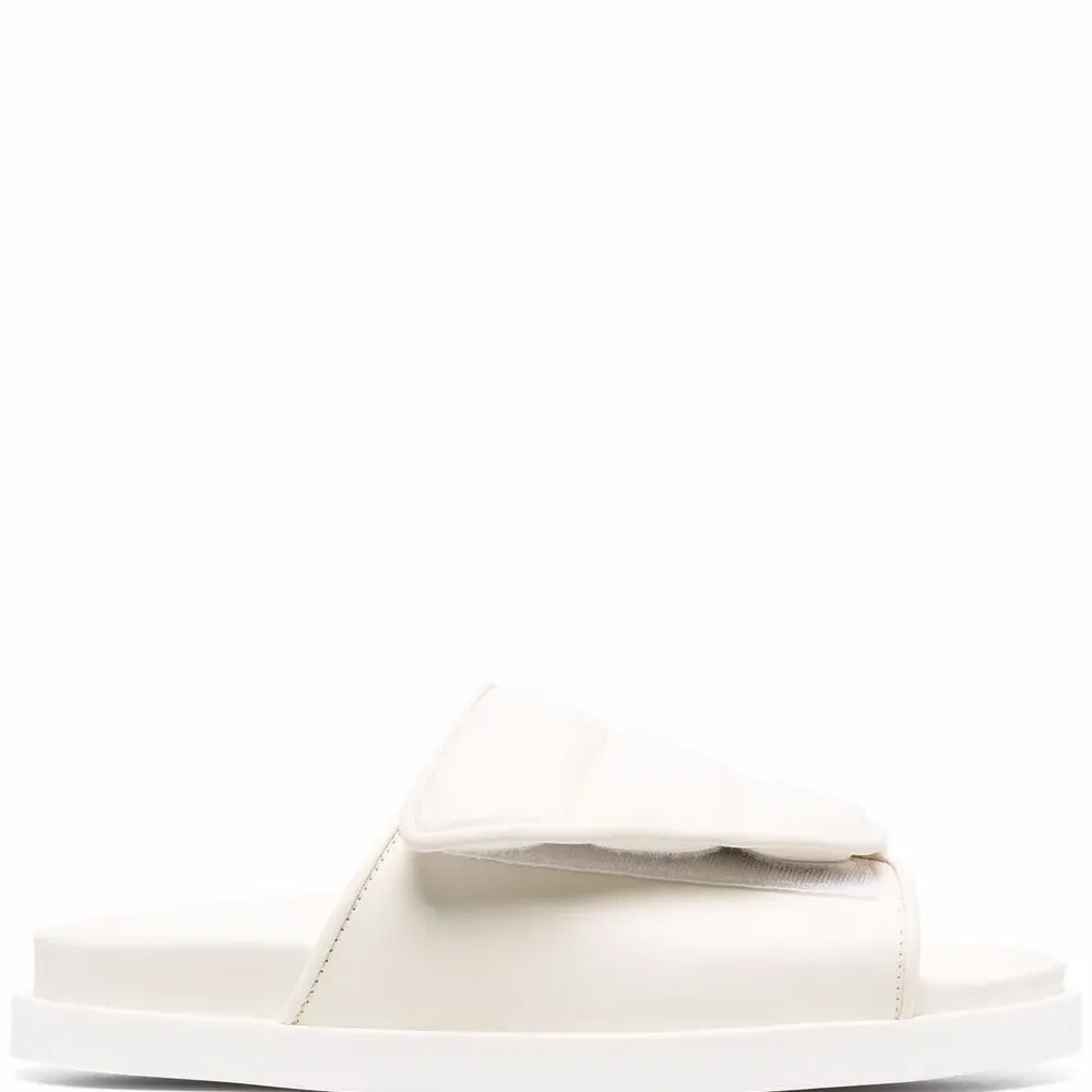 Шлепанцы с дутыми ремешками