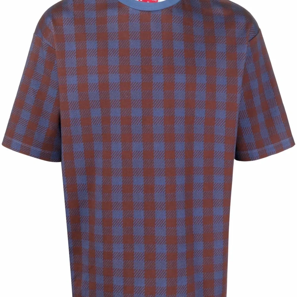 футболка в клетку