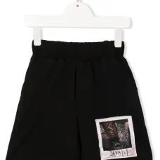 Спортивные шорты с нашивкой