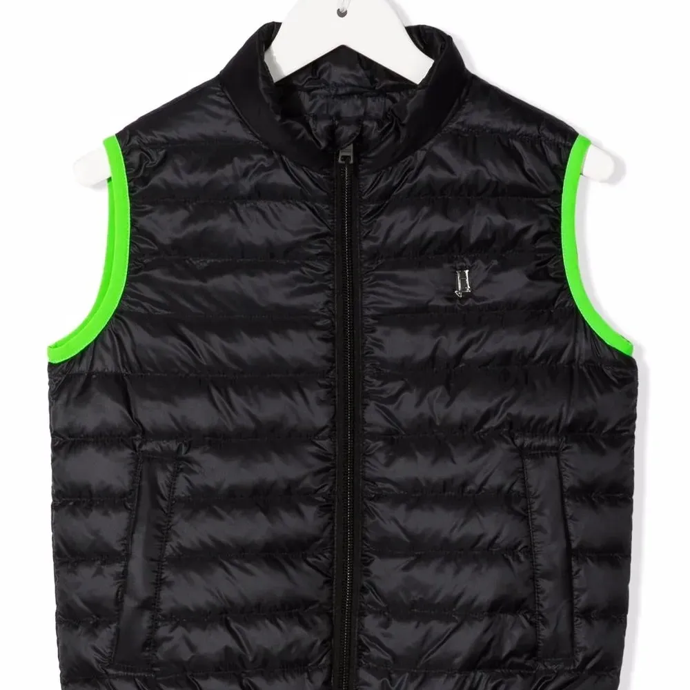 Дутый жилет с контрастной отделкой Дутый жилет с контрастной отделкой