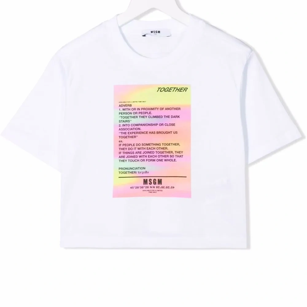 Укороченная футболка с графичным принтом