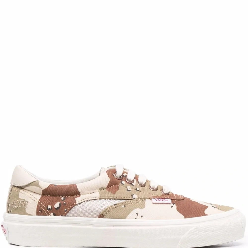 Кеды с камуфляжным принтом