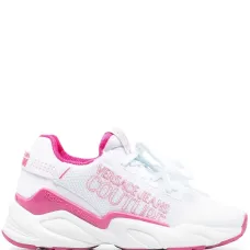 Кроссовки с логотипом