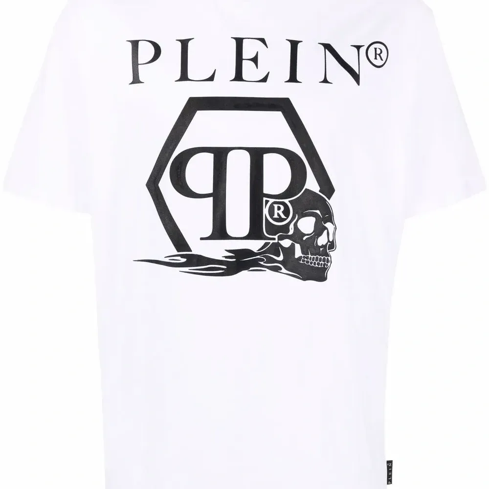 Футболка с логотипом