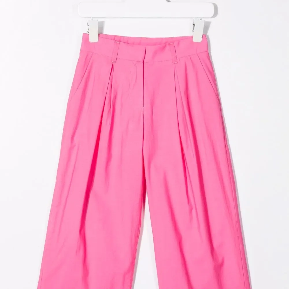 Прямые брюки со складками