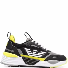 Кроссовки с логотипом