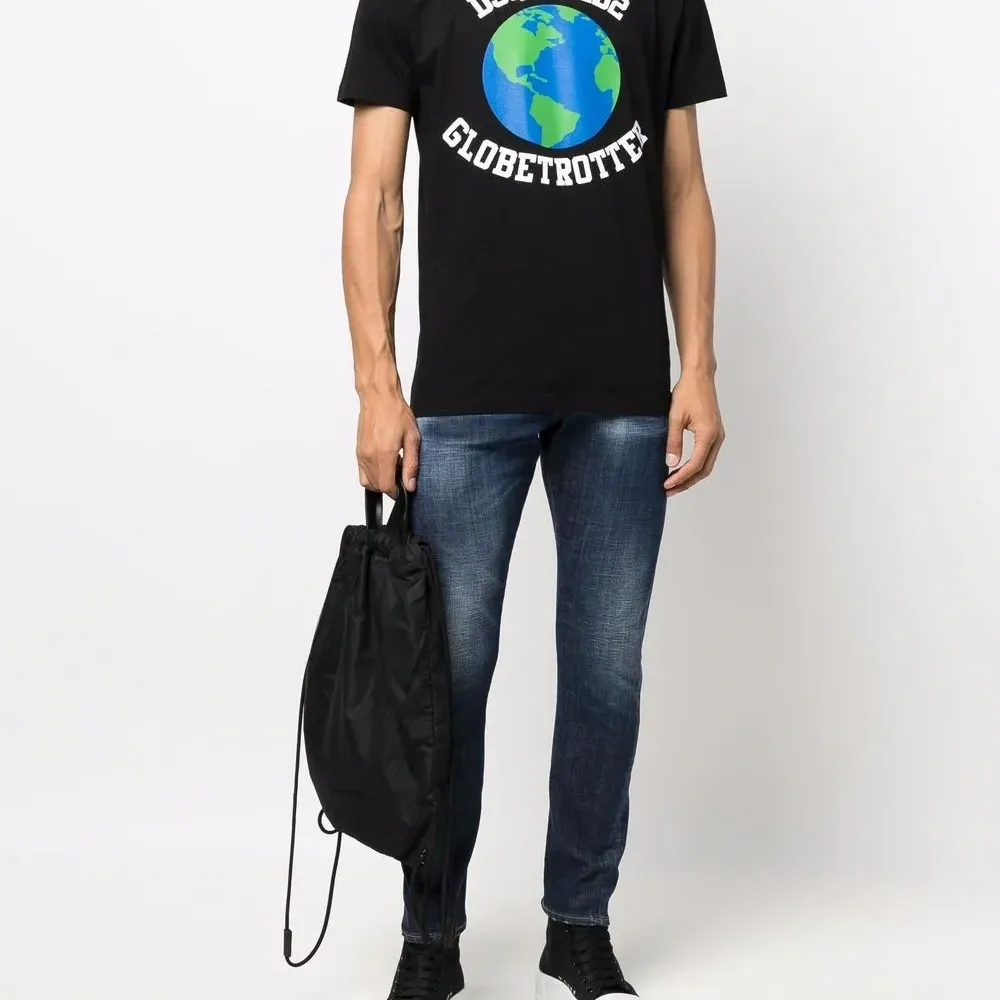 Футболка с логотипом