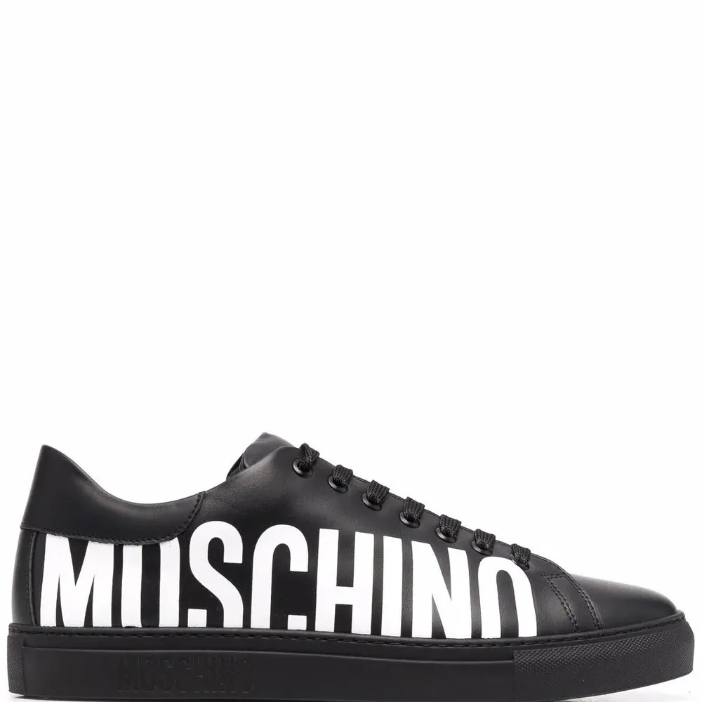 Кеды с логотипом