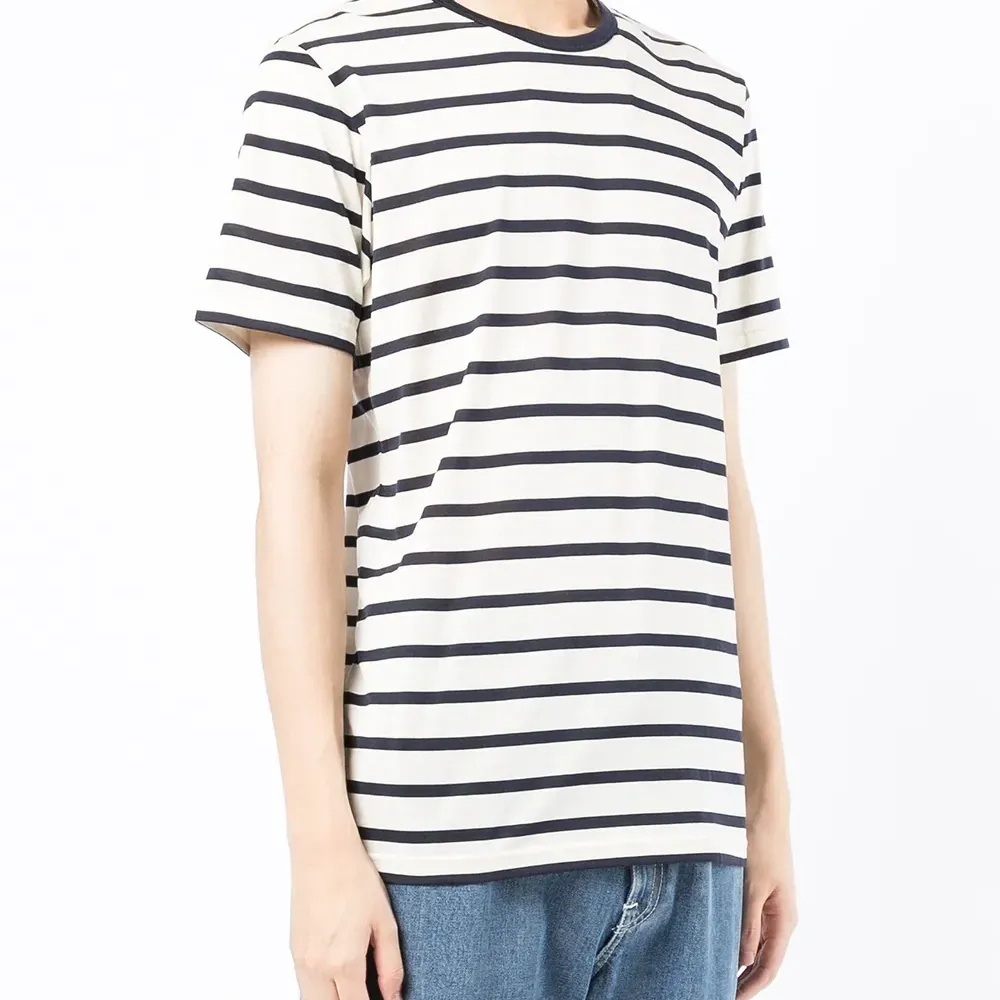 Полосатая футболка