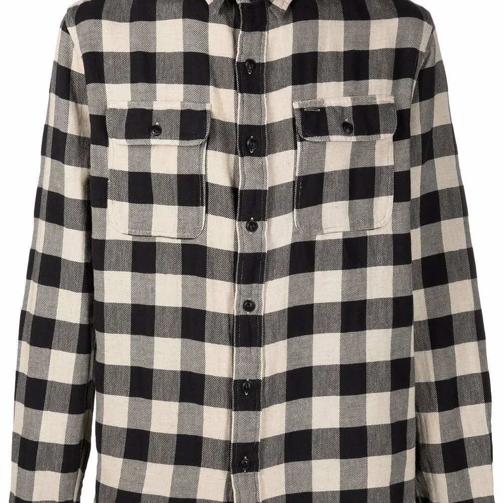 клетчатая рубашка с длинными рукавами