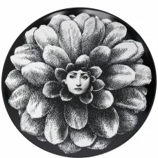 Фарфоровая тарелка