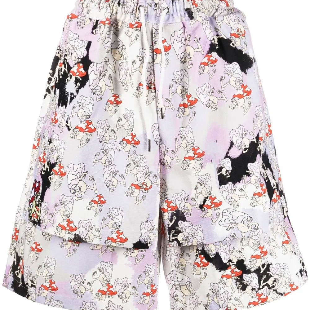 Спортивные шорты с графичным принтом