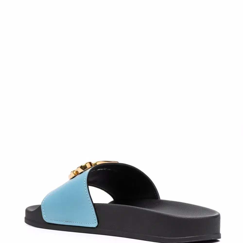 шлепанцы с логотипом