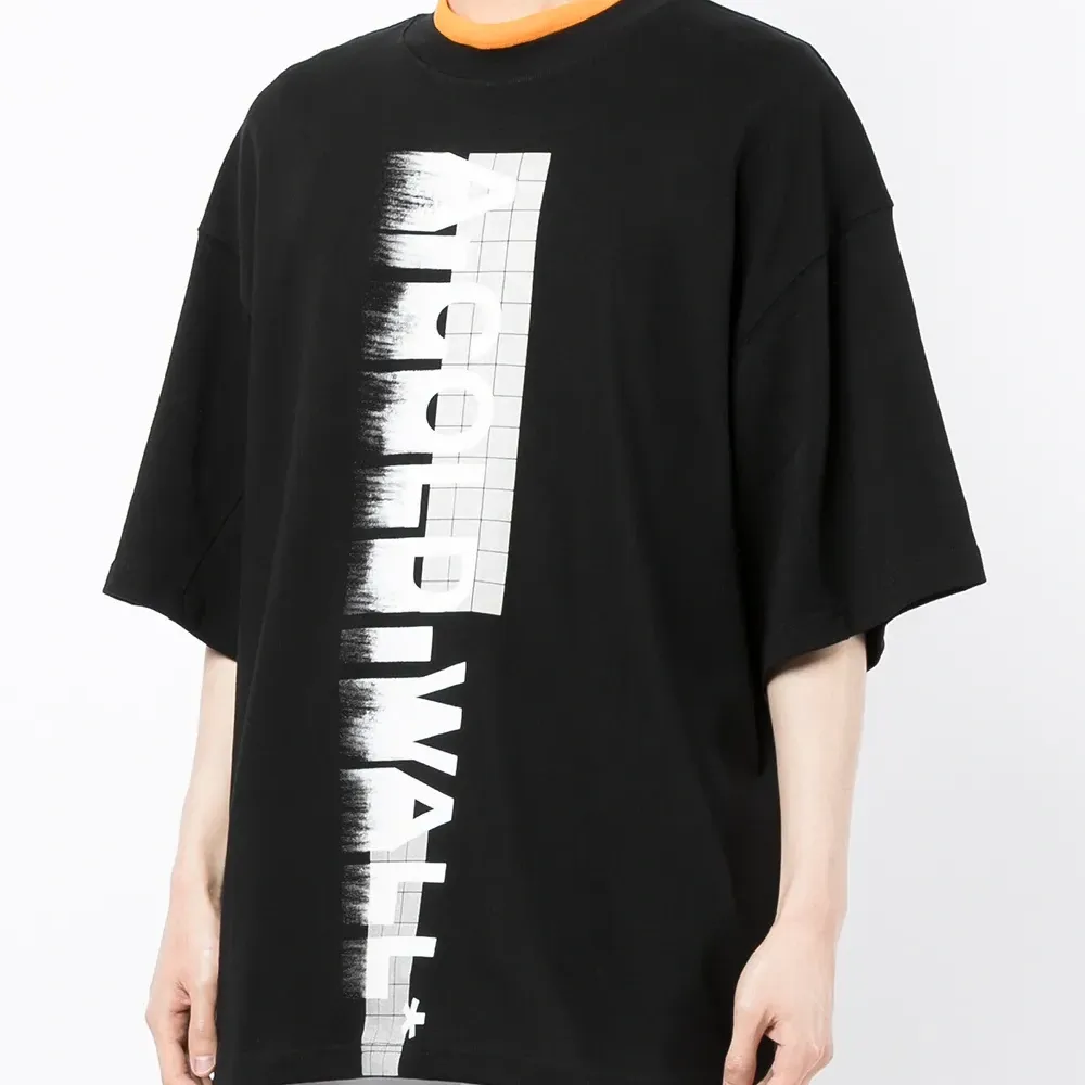 Футболка с логотипом