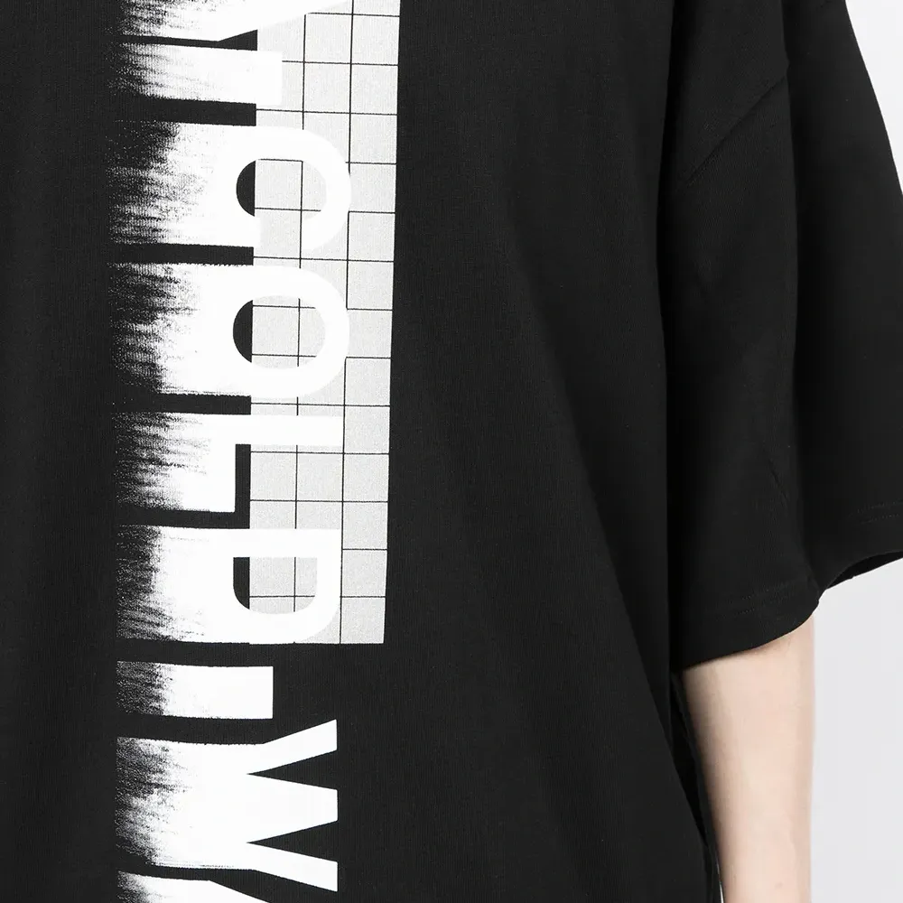 Футболка с логотипом