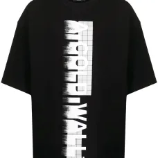 Футболка с логотипом