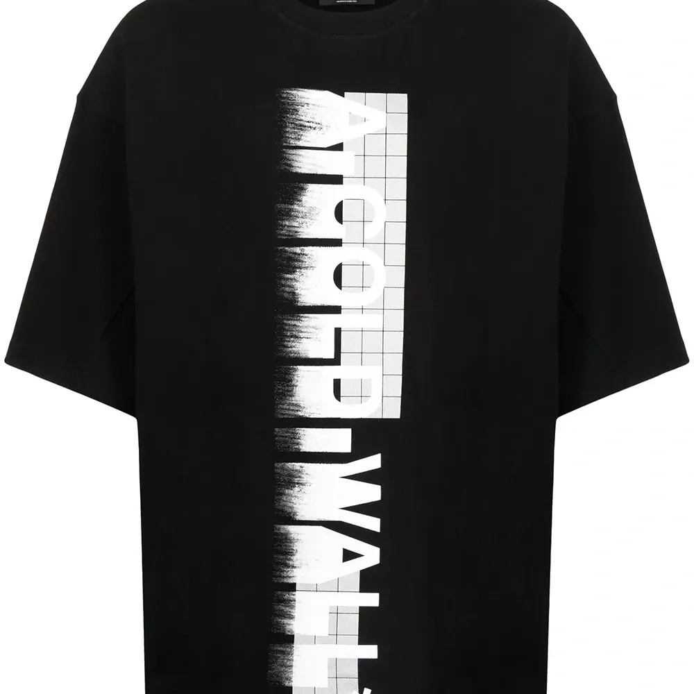 Футболка с логотипом