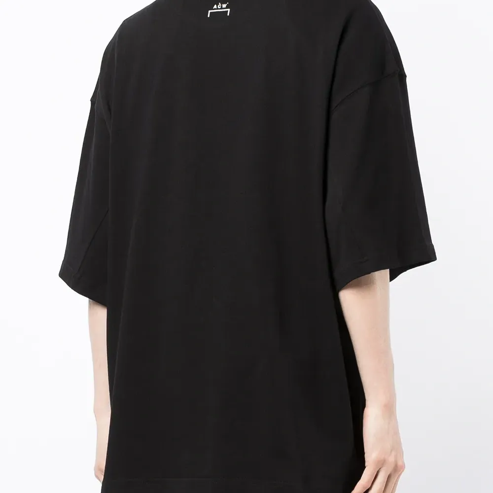 Футболка с логотипом