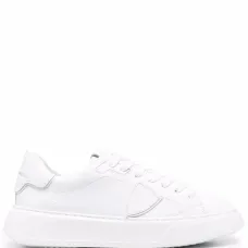 Кроссовки с нашивкой-логотипом