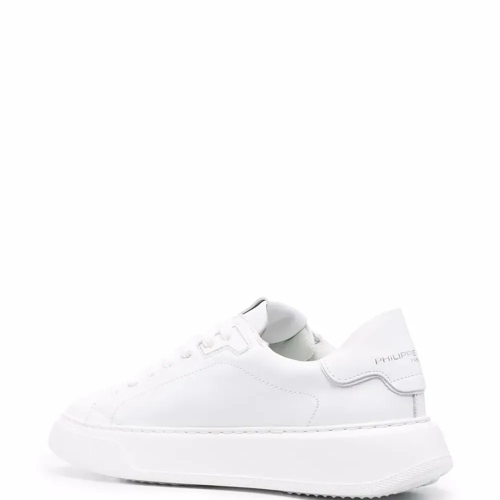 Кроссовки с нашивкой-логотипом